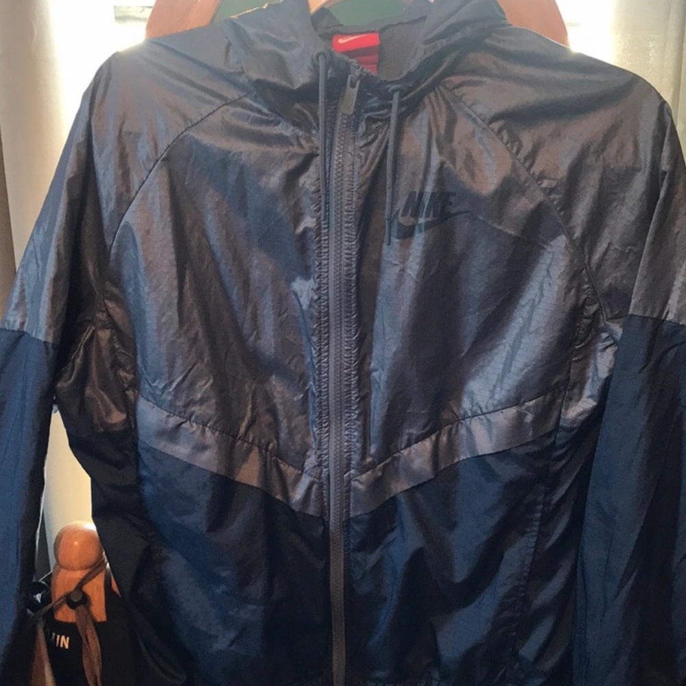 Navy Blue Nike Windbreaker, NWOT,perfect condition